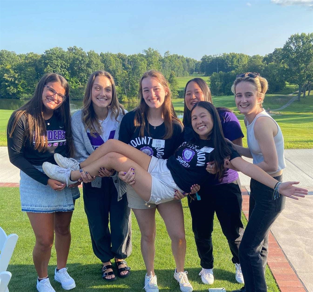 Honors Ambassadors enjoying welcoming incoming Honors students at Honors Orientation