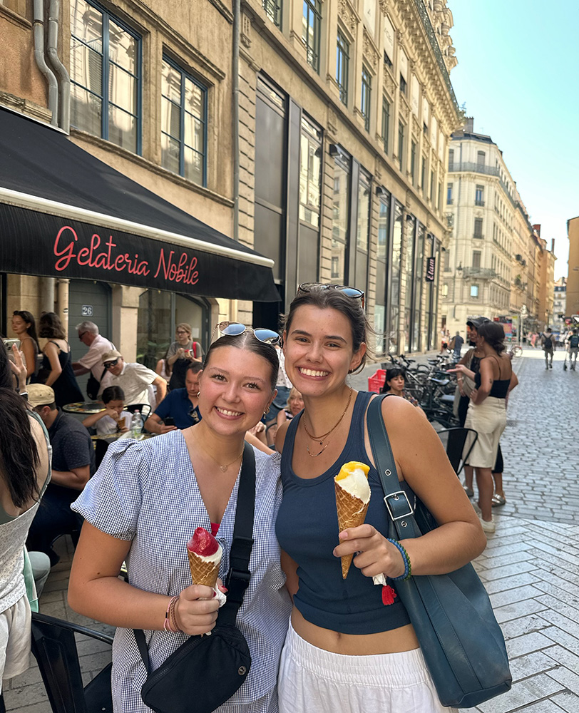 Butzer and friend eating an ice cram cone