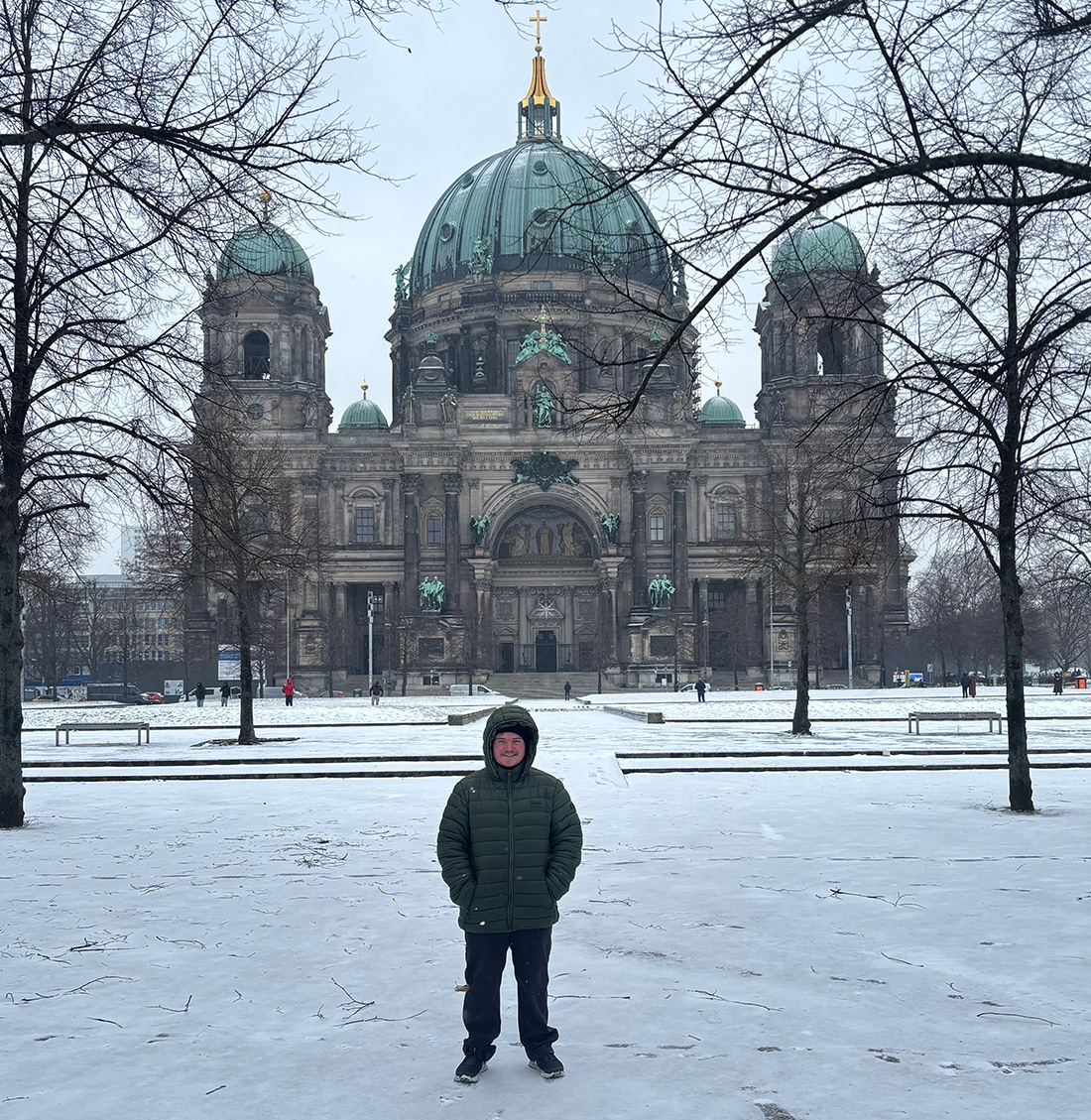 Lenart in front of cathedral