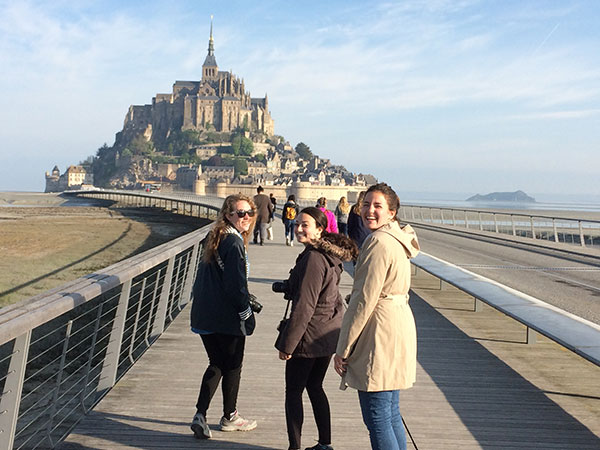 Students and Mont-Saint-Michel