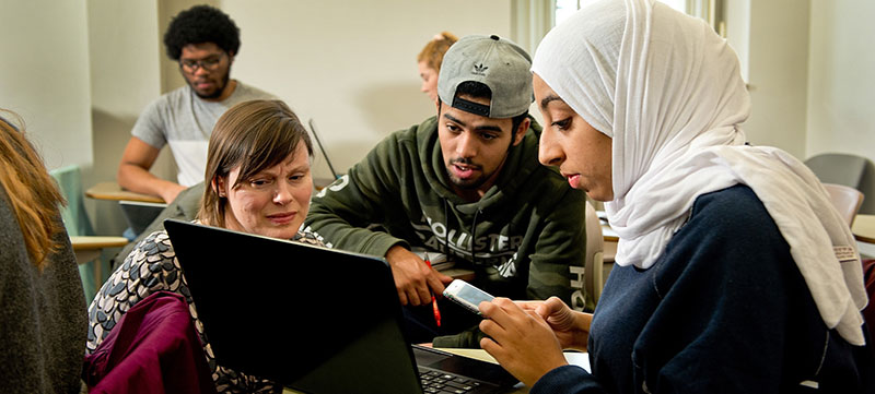 University of Mount Union students with professor.