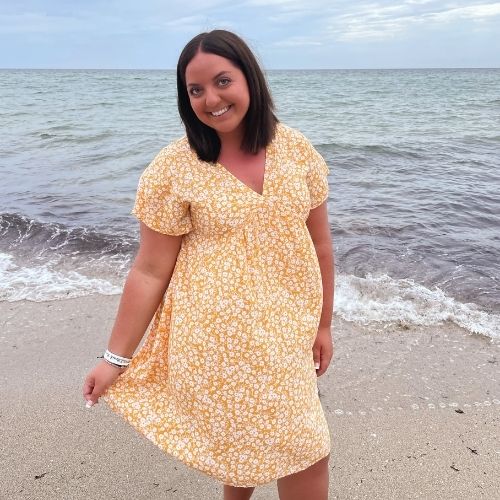 maria leonino on a beach